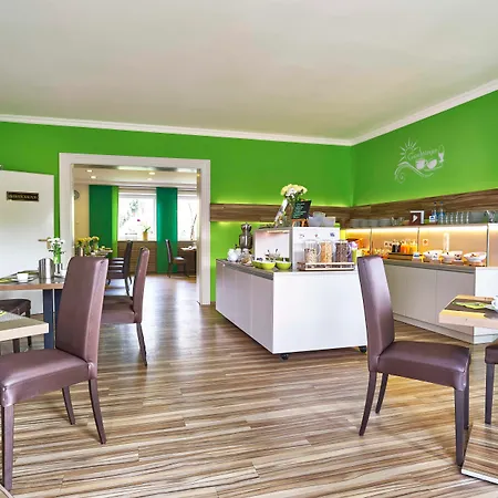 Hotel Lindenhof 3*