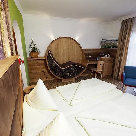 Lindenhof Hotel 3*
